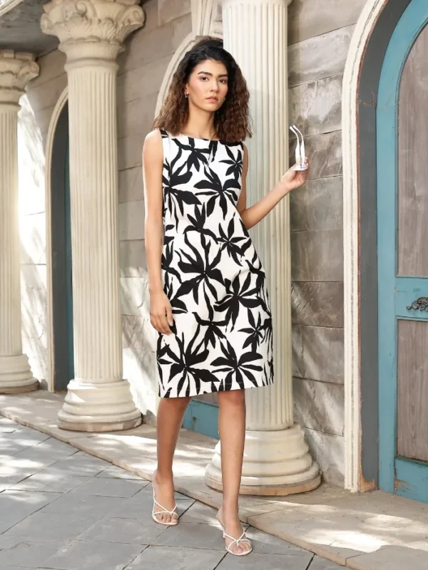 Black And White Tropical Print Cotton Poplin Slim Fit Dress - Image 4